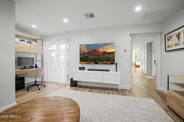 4711 N 33RD Street, Phoenix, AZ 85018
