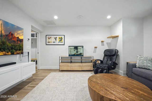 4711 N 33RD Street, Phoenix, AZ 85018