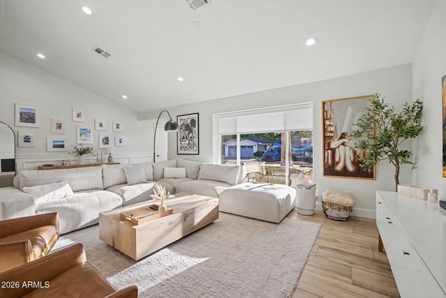 4711 N 33RD Street, Phoenix, AZ 85018