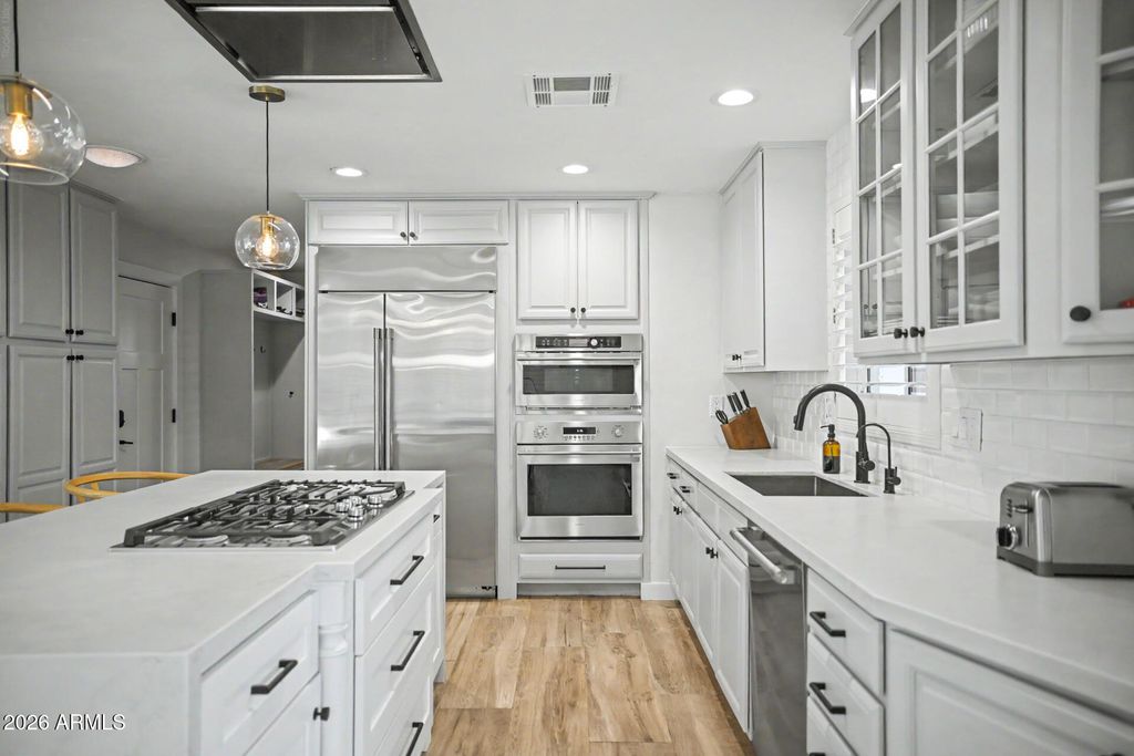 4711 N 33RD Street, Phoenix, AZ 85018