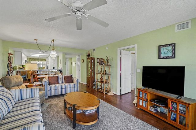 4 OCEANS WEST BLVD 606D, Daytona Beach Shores, FL 32118