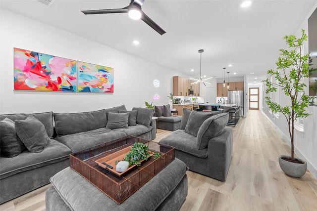 2701 Birmingham Avenue, Dallas, TX 75215