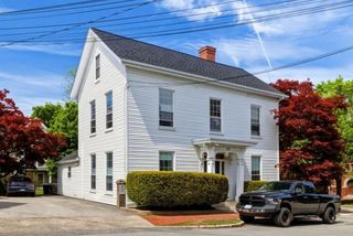 649 State St Apt A, Portsmouth, NH 03801