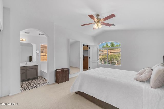 2339 W RUNNING DEER Trail, Phoenix, AZ 85085