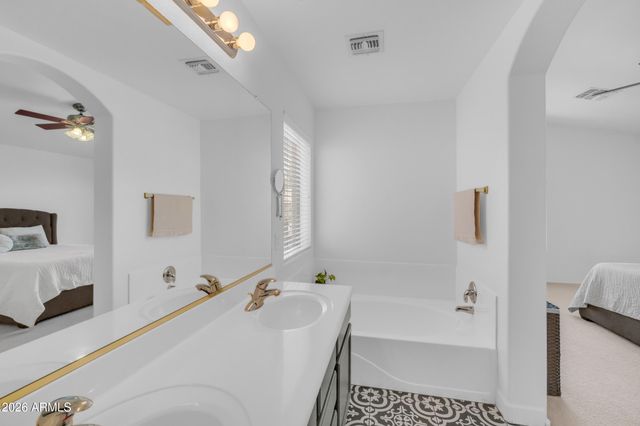 2339 W RUNNING DEER Trail, Phoenix, AZ 85085