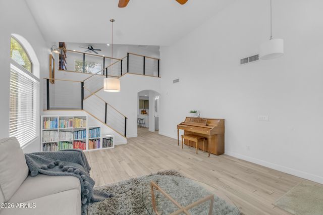 2339 W RUNNING DEER Trail, Phoenix, AZ 85085