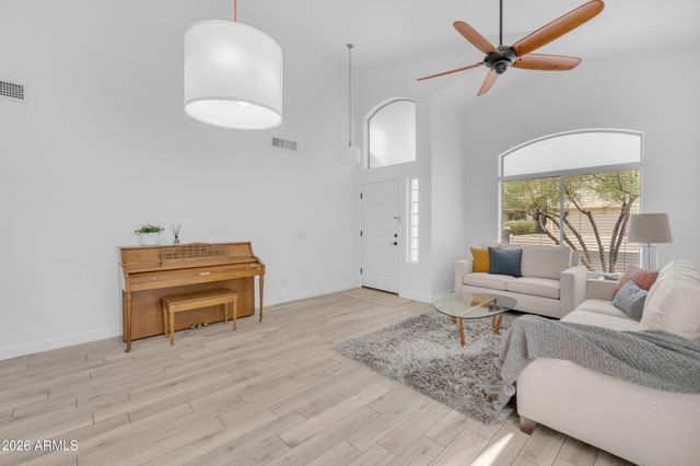 2339 W RUNNING DEER Trail, Phoenix, AZ 85085