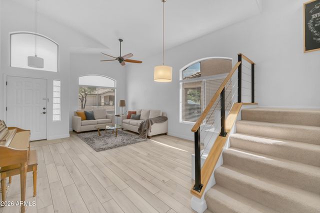 2339 W RUNNING DEER Trail, Phoenix, AZ 85085