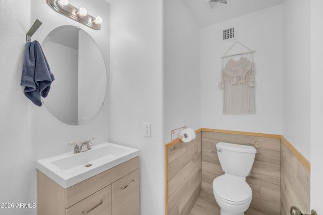 2339 W RUNNING DEER Trail, Phoenix, AZ 85085