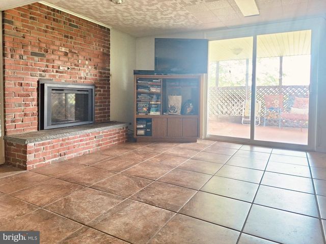 283 SKYLINE AVE, Lewisburg, PA 17837