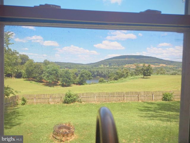 283 SKYLINE AVE, Lewisburg, PA 17837