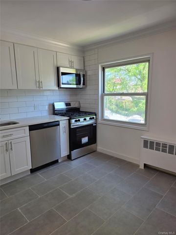 68-36 140 st. 2, Kew Garden Hills, NY 11367