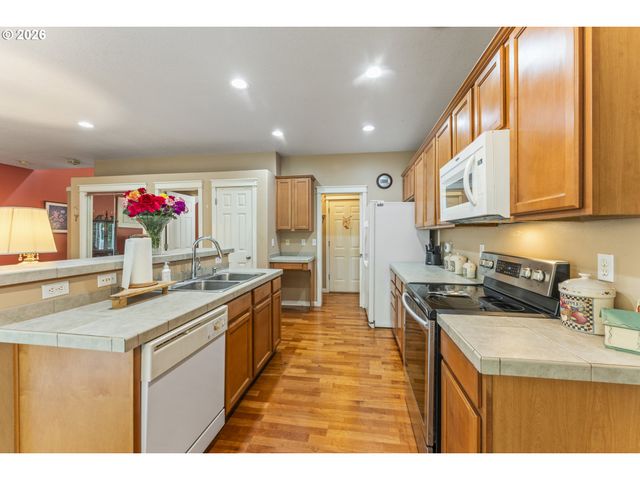 21795 Ne LARKSPUR Ln, Fairview, OR 97024