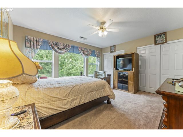 21795 Ne LARKSPUR Ln, Fairview, OR 97024