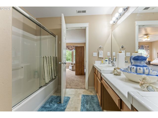 21795 Ne LARKSPUR Ln, Fairview, OR 97024