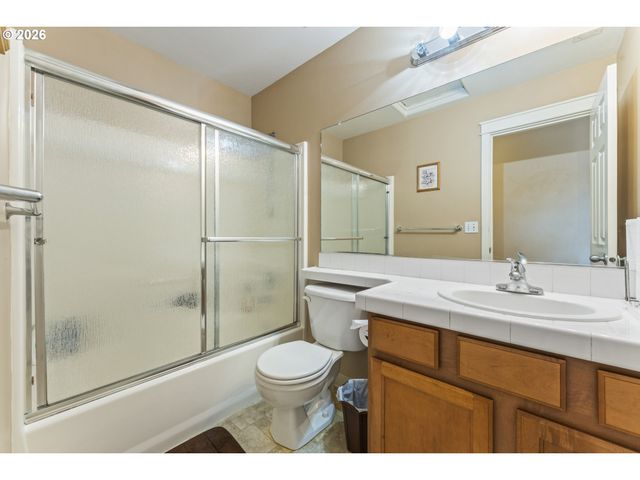 21795 Ne LARKSPUR Ln, Fairview, OR 97024