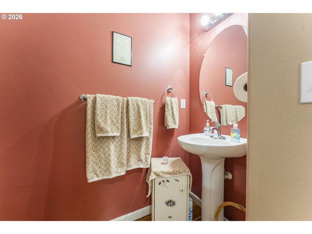 21795 Ne LARKSPUR Ln, Fairview, OR 97024