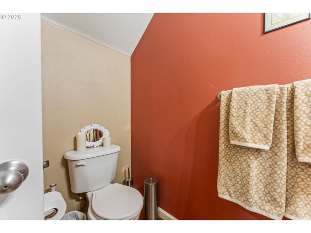 21795 Ne LARKSPUR Ln, Fairview, OR 97024