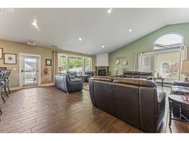 21795 Ne LARKSPUR Ln, Fairview, OR 97024