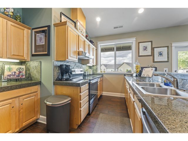 21795 Ne LARKSPUR Ln, Fairview, OR 97024