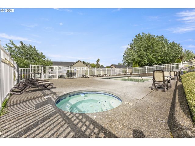 21795 Ne LARKSPUR Ln, Fairview, OR 97024