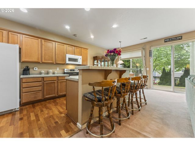 21795 Ne LARKSPUR Ln, Fairview, OR 97024