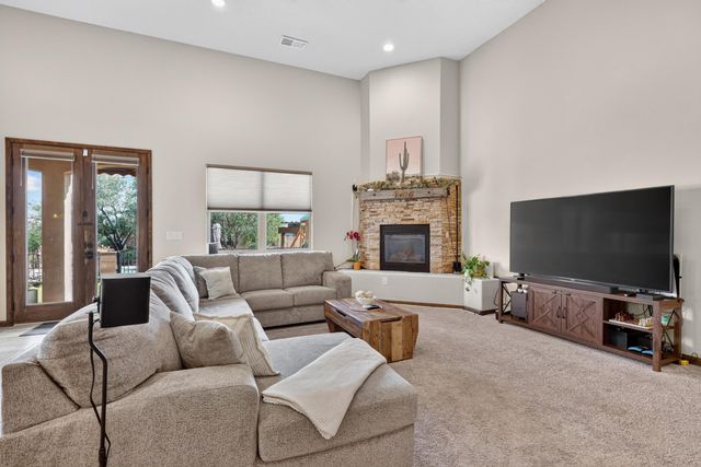 1708 21st Avenue SE, Rio Rancho, NM 87124