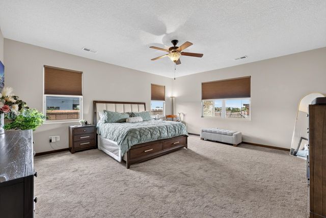 1708 21st Avenue SE, Rio Rancho, NM 87124