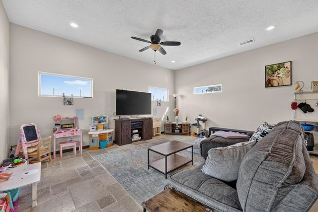 1708 21st Avenue SE, Rio Rancho, NM 87124