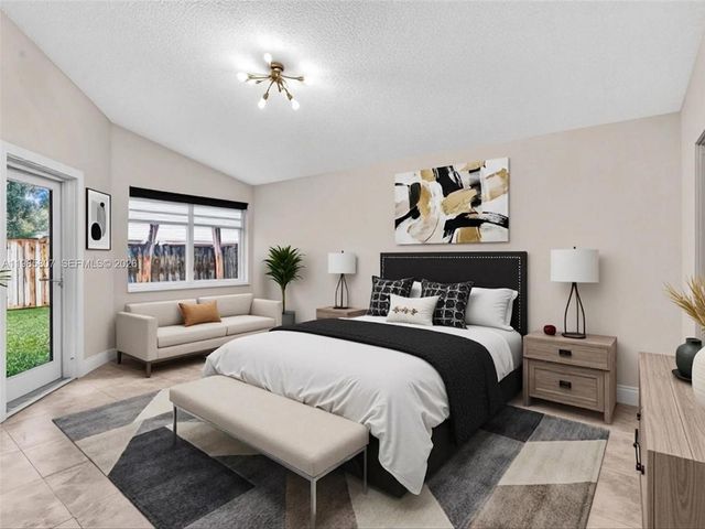 1208 NW 170th Ave, Pembroke Pines, FL 33028