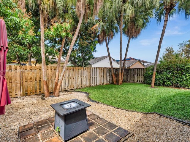 1208 NW 170th Ave, Pembroke Pines, FL 33028