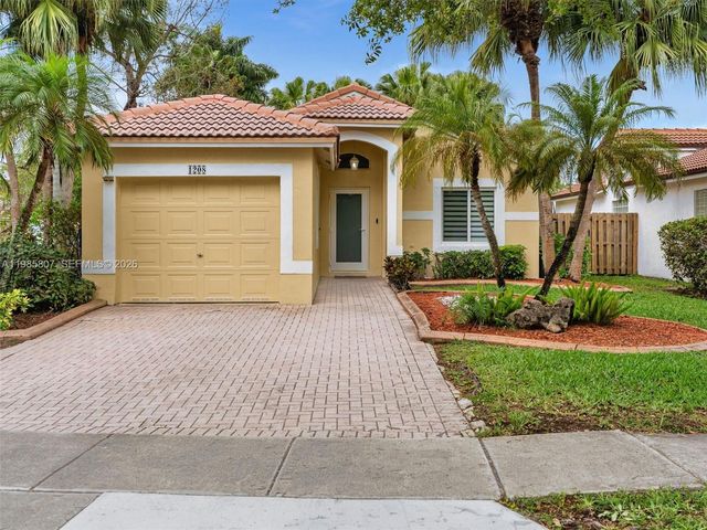 1208 NW 170th Ave, Pembroke Pines, FL 33028