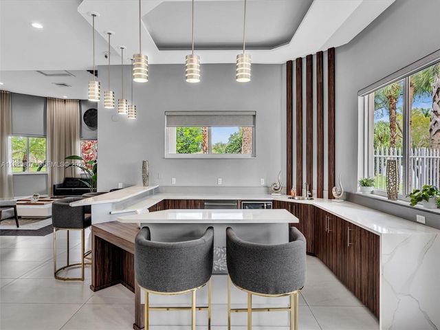 1208 NW 170th Ave, Pembroke Pines, FL 33028