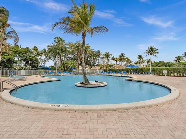 1208 NW 170th Ave, Pembroke Pines, FL 33028