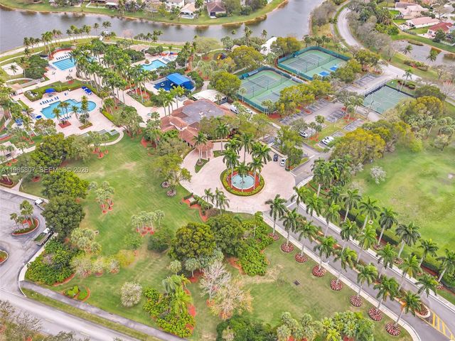 1208 NW 170th Ave, Pembroke Pines, FL 33028