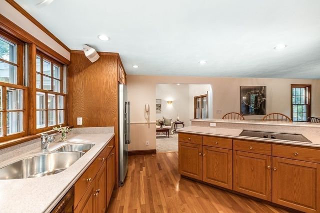 6 Donald Road, Hamilton, MA 01982