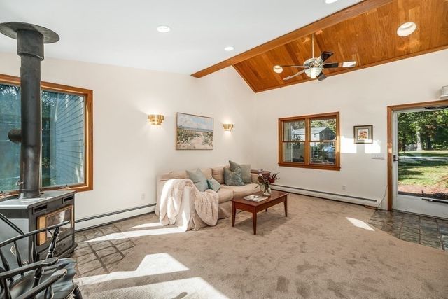 6 Donald Road, Hamilton, MA 01982