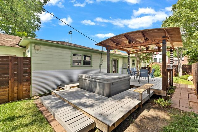 2837 Townsend Drive, Fort Worth, TX 76110