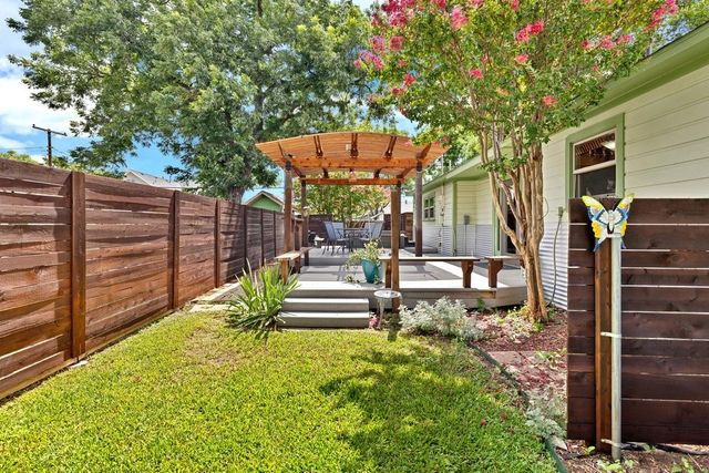 2837 Townsend Drive, Fort Worth, TX 76110