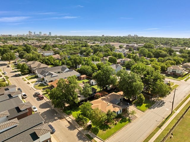 2837 Townsend Drive, Fort Worth, TX 76110