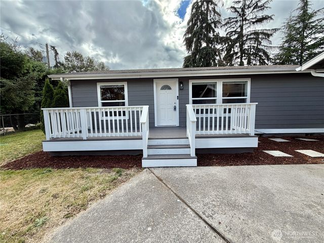 1311 104th St E, Tacoma, WA 98445