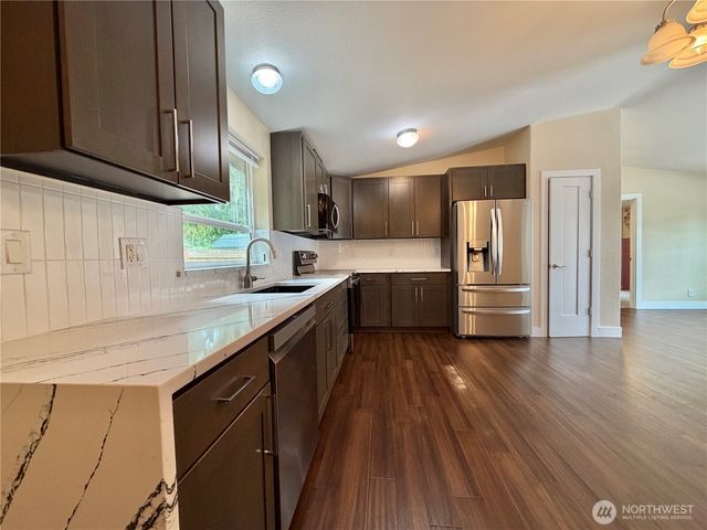 1311 104th St E, Tacoma, WA 98445