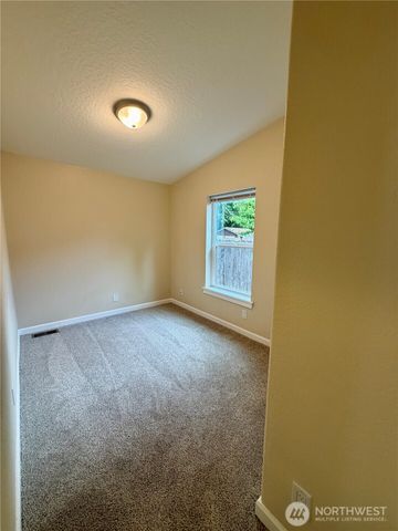 1311 104th St E, Tacoma, WA 98445