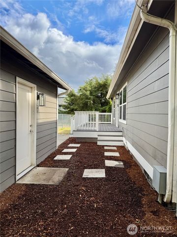 1311 104th St E, Tacoma, WA 98445