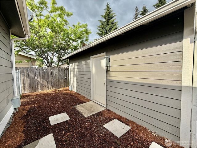 1311 104th St E, Tacoma, WA 98445