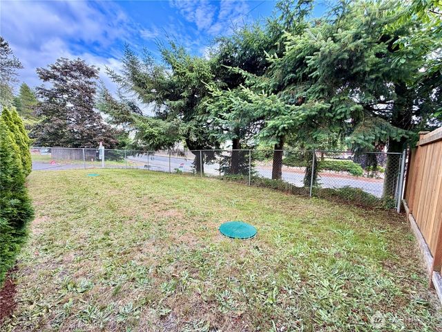1311 104th St E, Tacoma, WA 98445