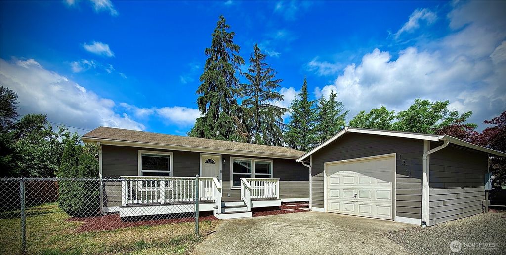 1311 104th St E, Tacoma, WA 98445