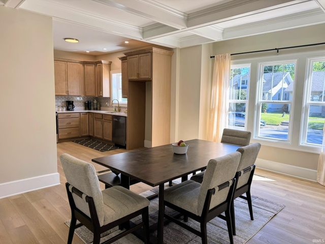1220 Bayard Park Drive, Evansville, IN 47714