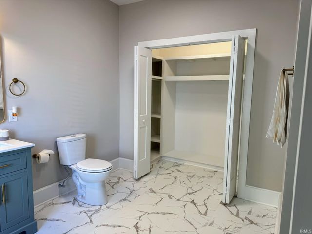 1220 Bayard Park Drive, Evansville, IN 47714
