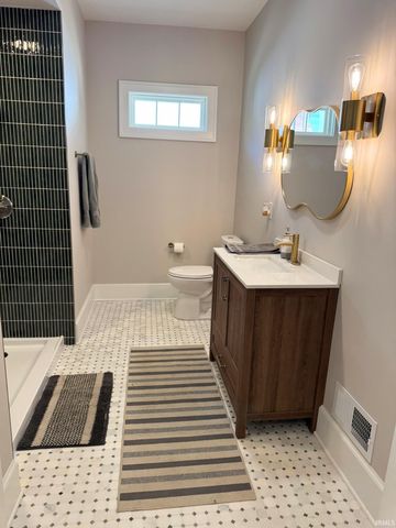 1220 Bayard Park Drive, Evansville, IN 47714